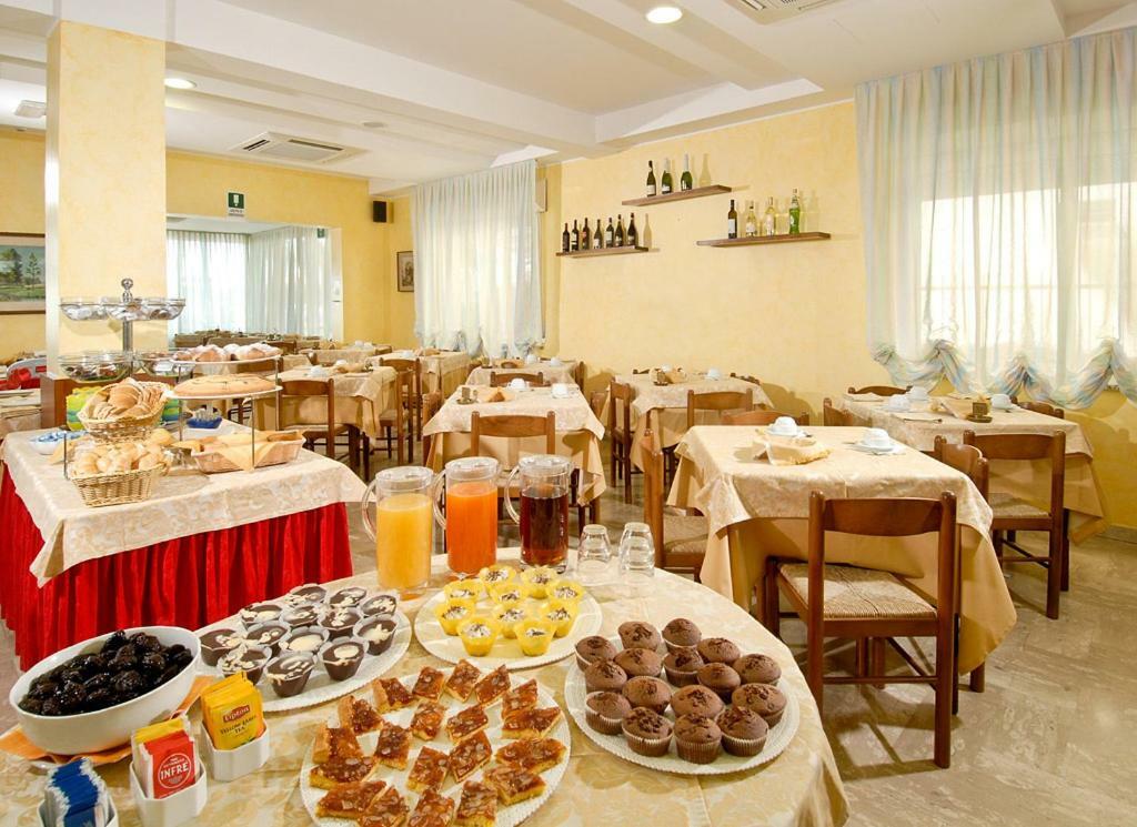 Hotel Alba Serena Misano Adriatico Εξωτερικό φωτογραφία