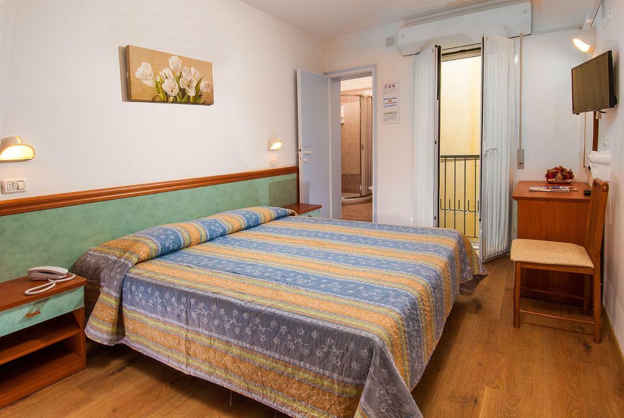 Hotel Alba Serena Misano Adriatico Εξωτερικό φωτογραφία